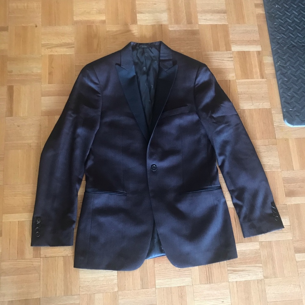 Men’s John Varatos suit